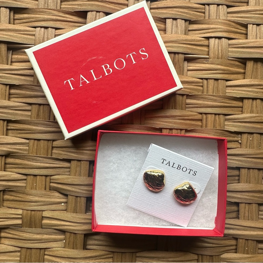 Talbots Gold Shell Stud Earrings - Picture 3 of 4